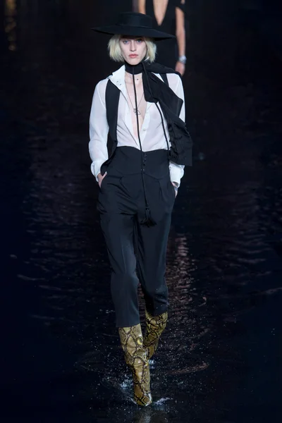 Look 2
